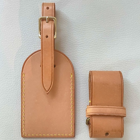LOUIS VUITTON Leather Luggage Tag & Poignet Set 🧳 AMAZING CONDITION 🏷️ - Picture 10 of 10
